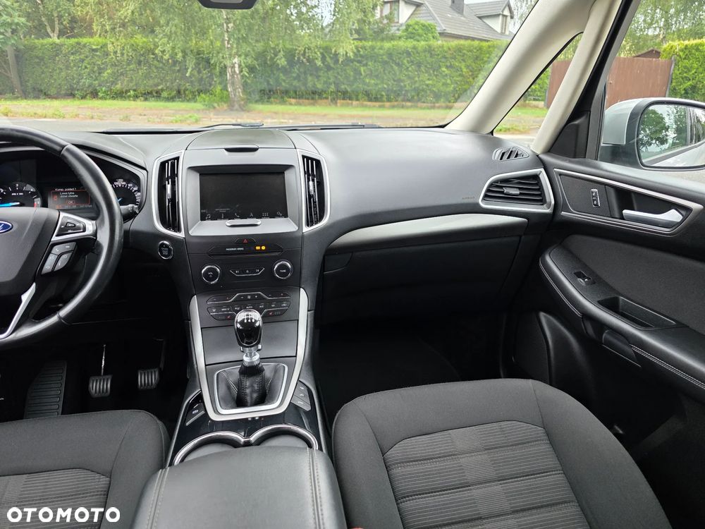 Ford Galaxy - 13