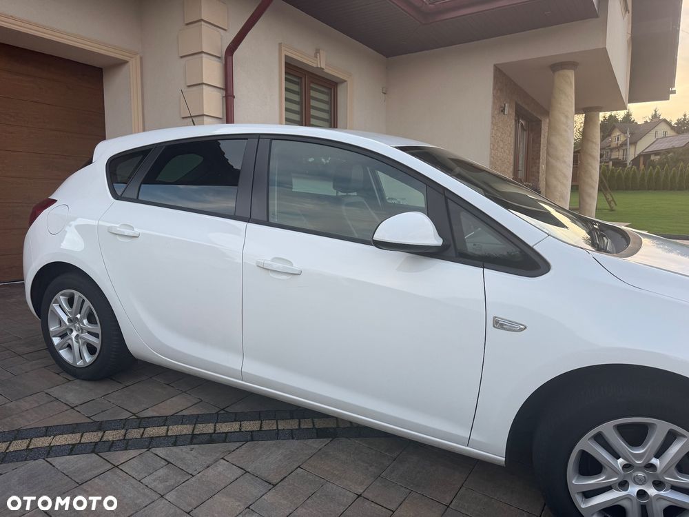 Opel Astra 2015 photo 5