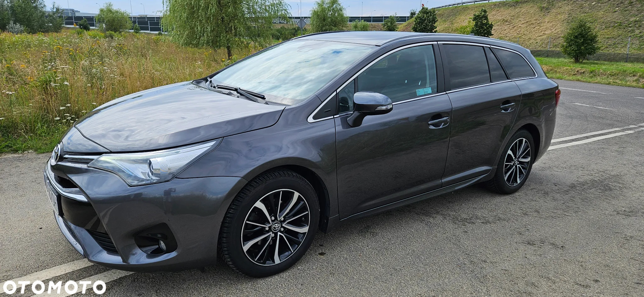 Toyota Avensis 1.8 Premium - 2