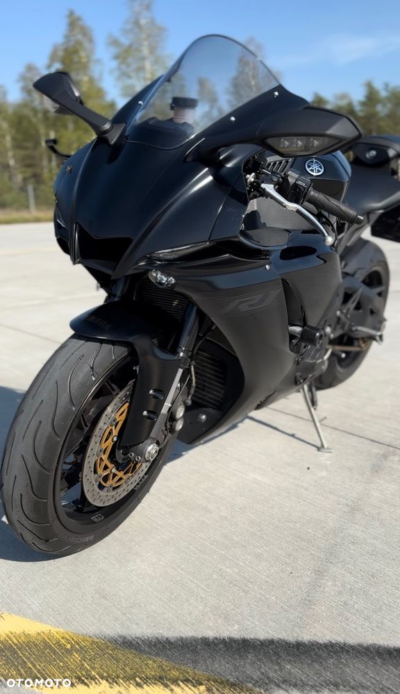 Yamaha R1 - 7