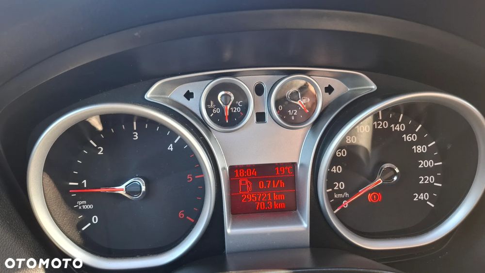 Ford Focus 2.0 TDCi DPF Titanium - 6