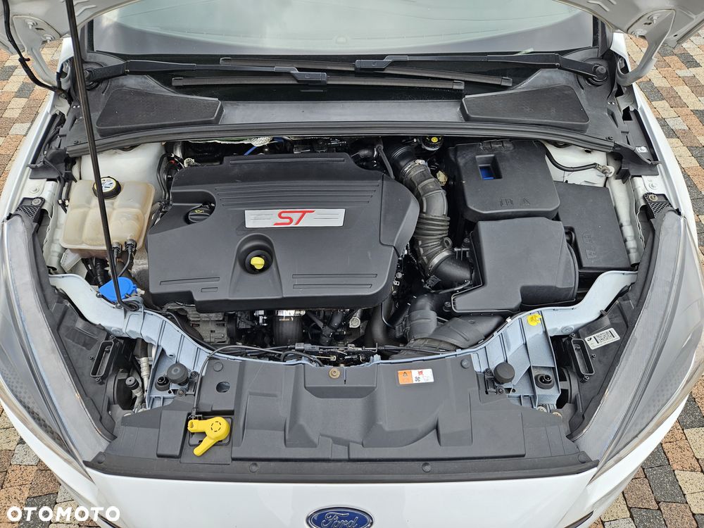 Ford Focus - 33