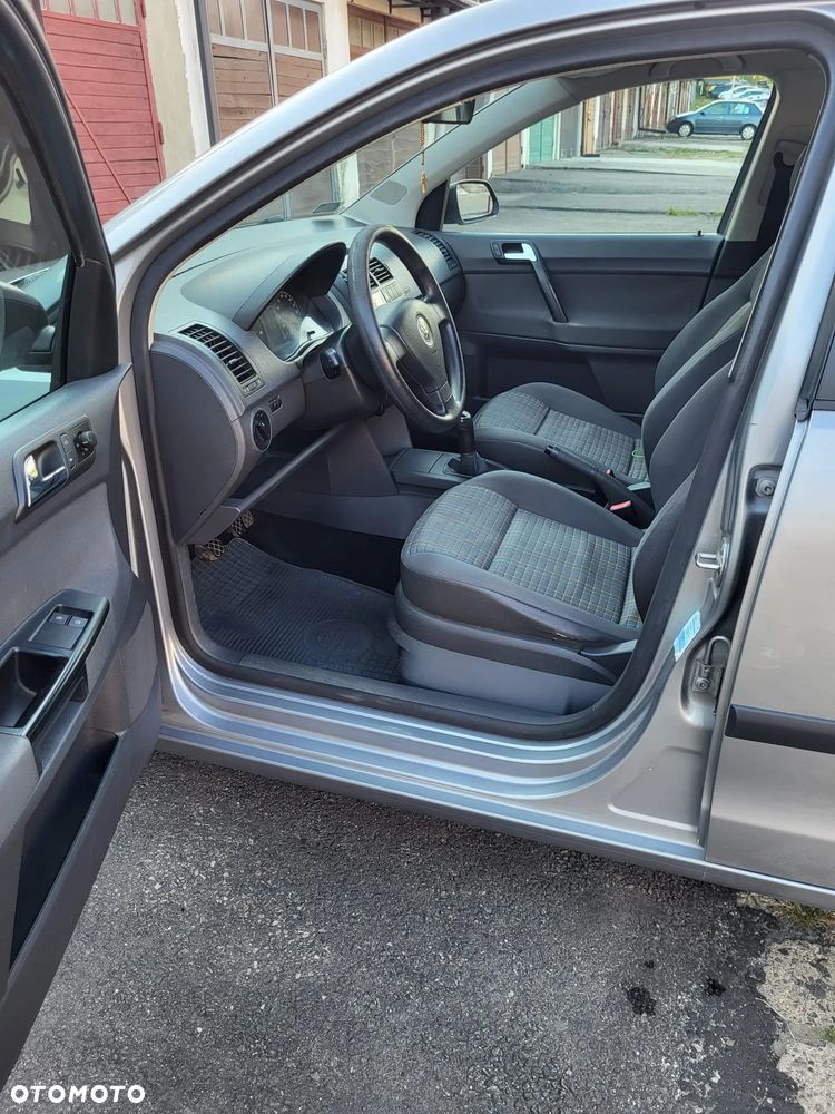 Volkswagen Polo - 4