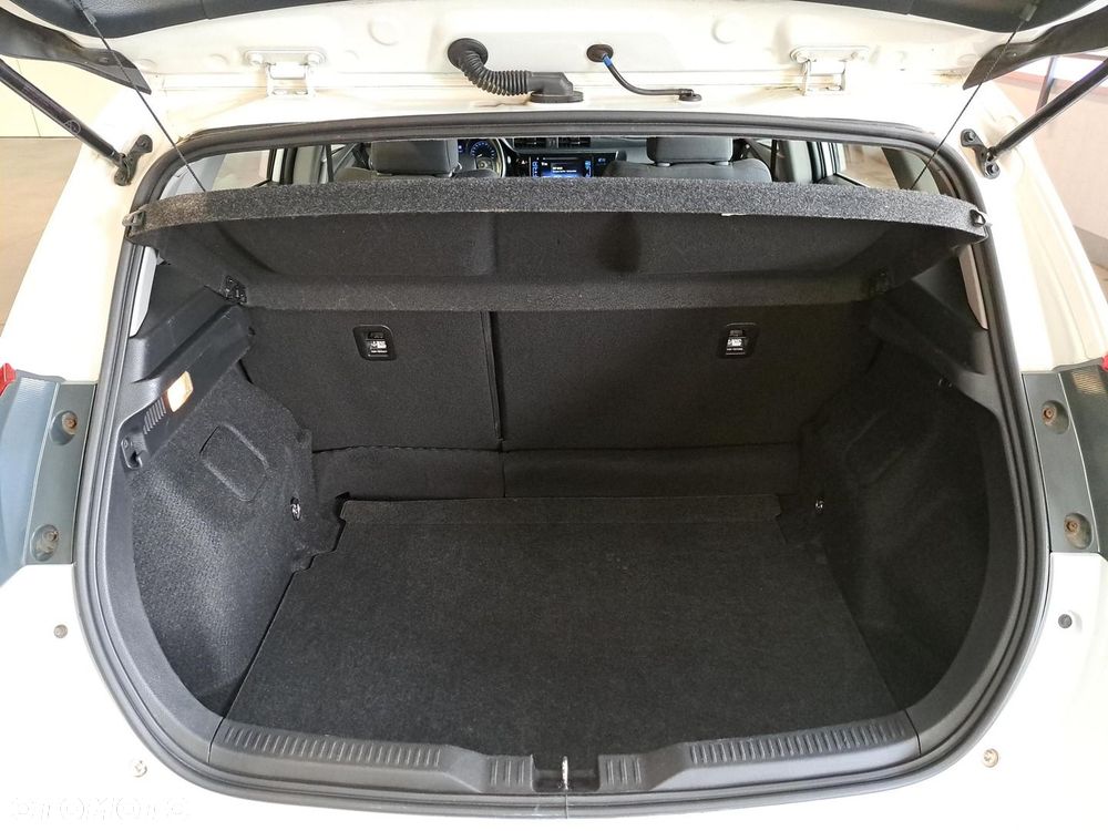 Toyota Auris - 13