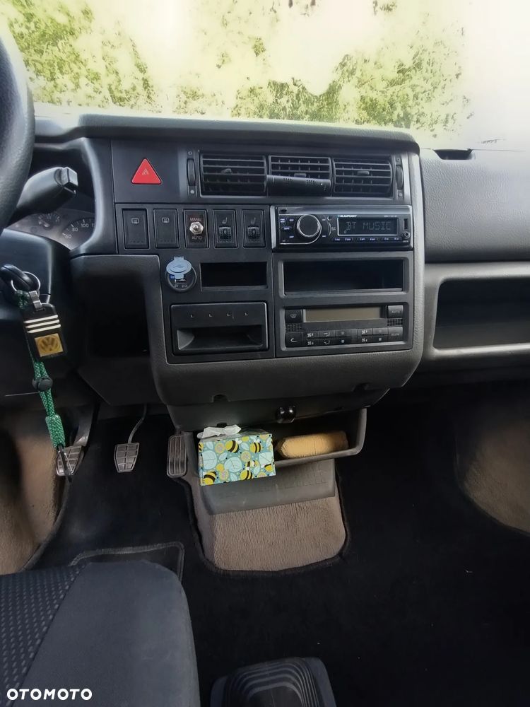 Volkswagen Multivan - 27