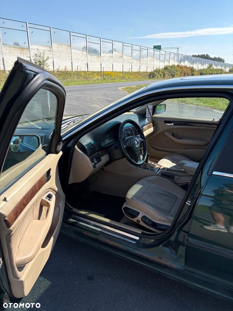 BMW Seria 3 320i - 9