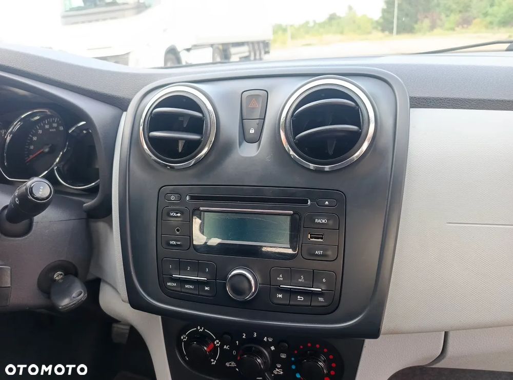 Dacia Sandero 1.2 16V 75 Laureate - 22