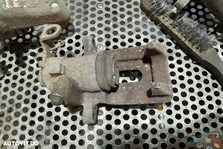 Etrier spate stanga Peugeot 407 1 [2004 - 2010] Coupe 2.7 HDi AT (205 - 3