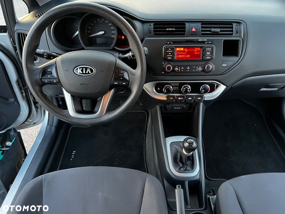 Kia Rio 1.2 L - 22