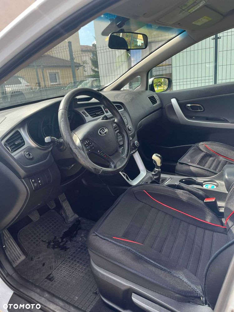 Kia Ceed - 4