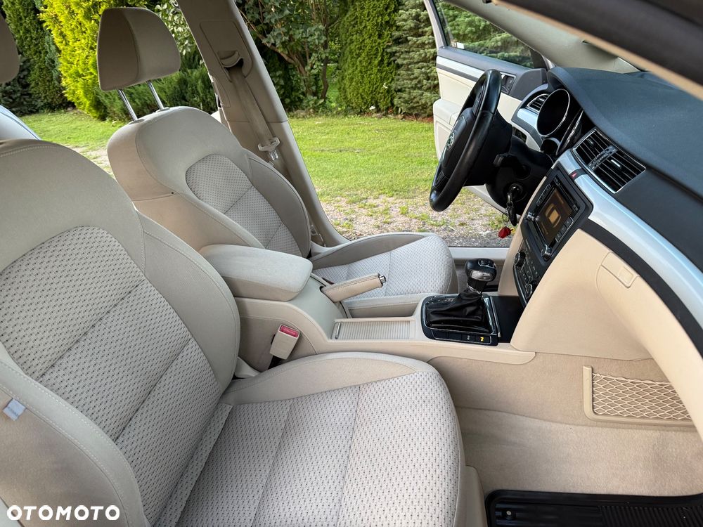 Skoda Superb 2.0 TDI Business DSG - 24