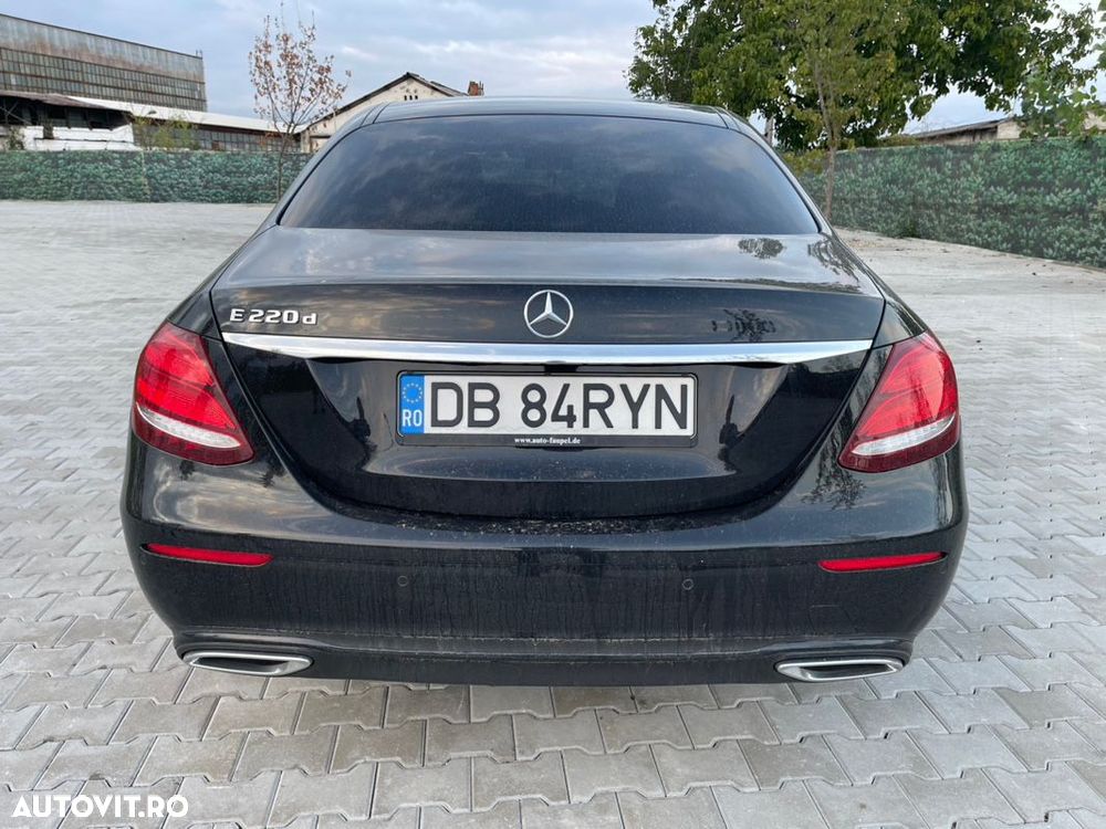 Mercedes-Benz E 220 d T 9G-TRONIC - 9