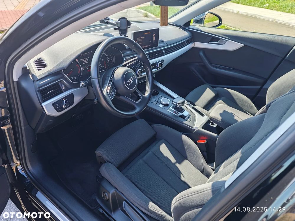 Audi A4 Avant - 10