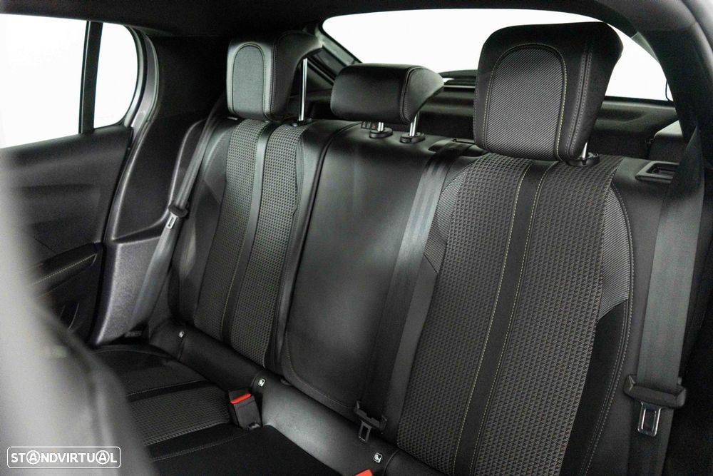 Peugeot e-208 50 kWh GT - 10