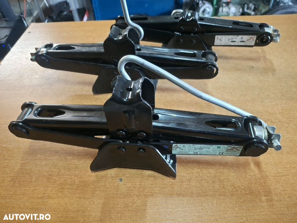 Cric Citroen Peugeot Fiat Opel  2013> - 6