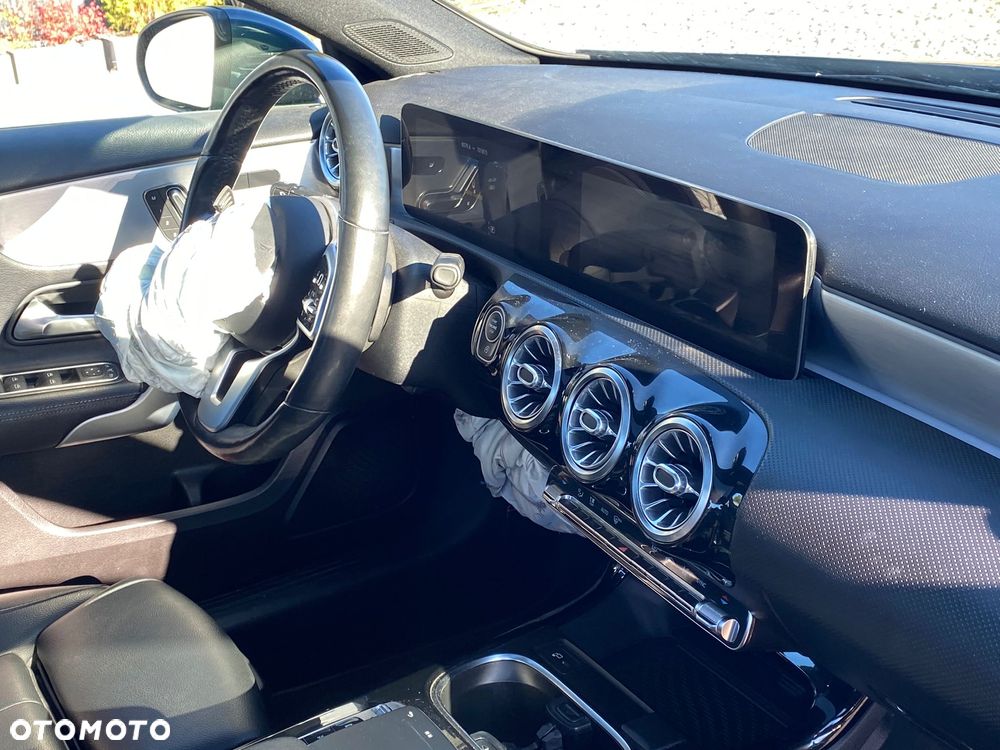 Mercedes-Benz Klasa A 220 4Matic 7G-DCT - 14