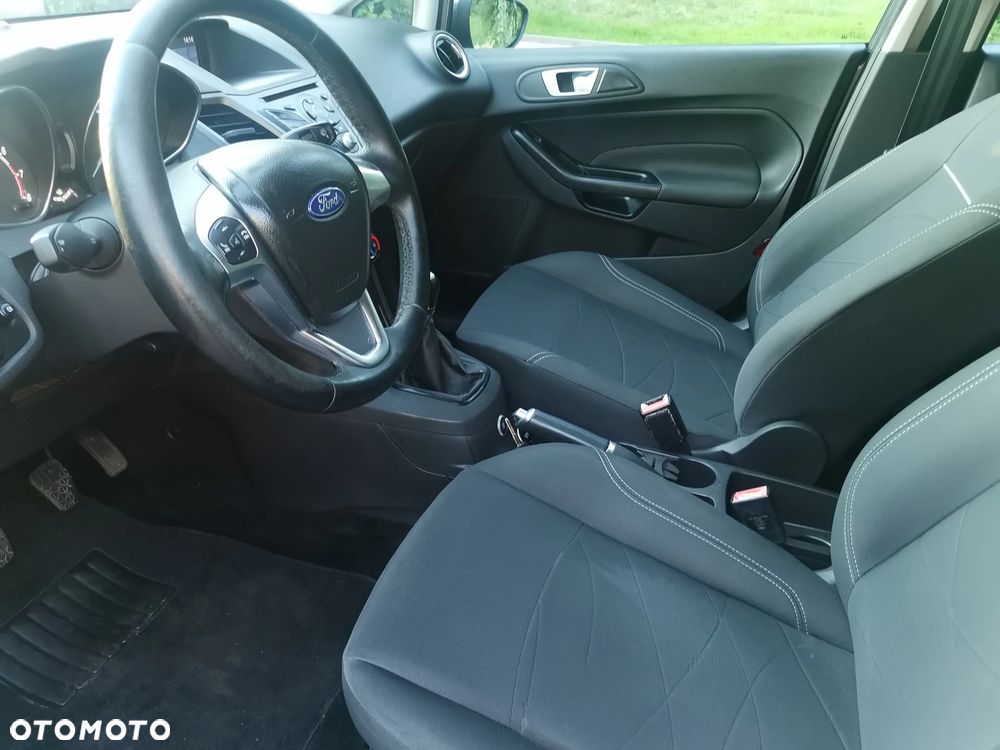 Ford Fiesta 1.4 Ghia - 14