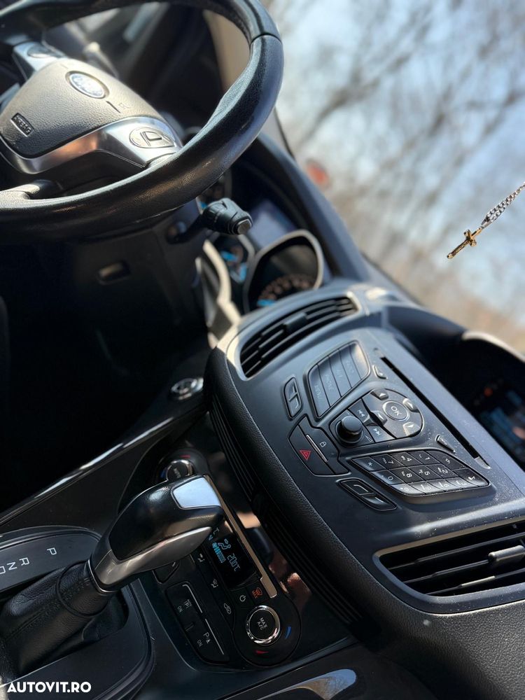 Ford Kuga 2.0 TDCi Powershift 4WD Titanium - 30