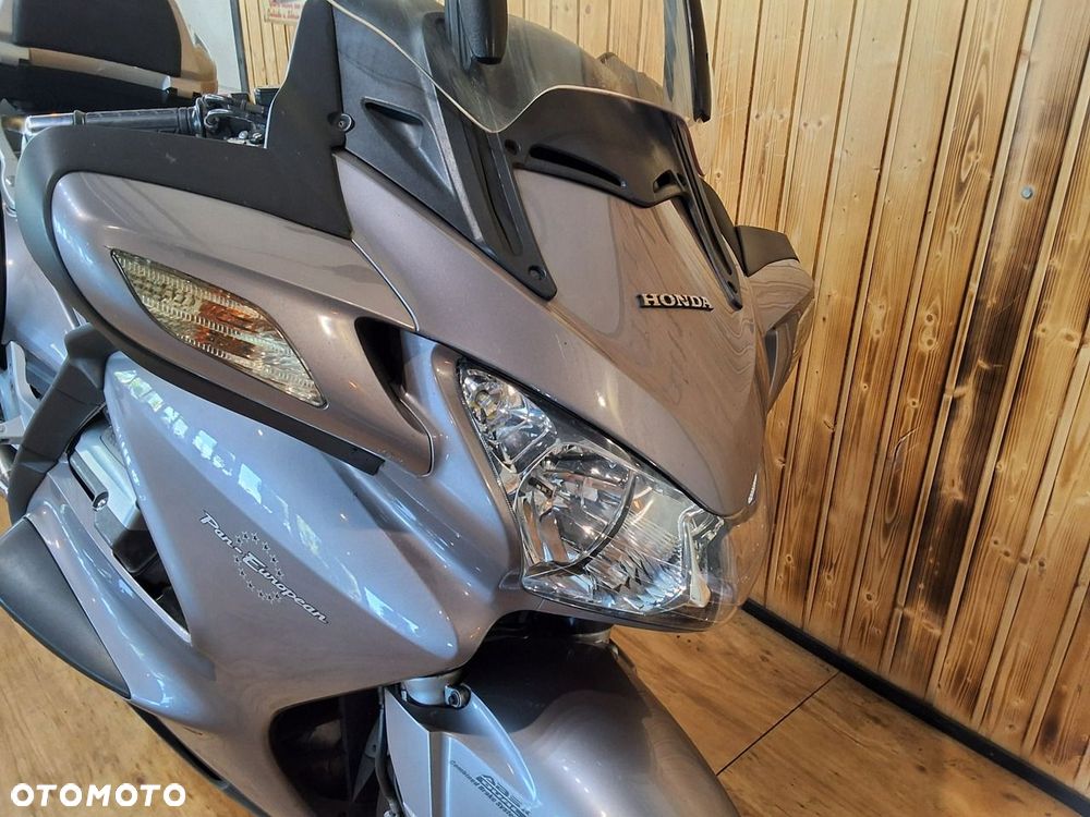 Honda ST - 18