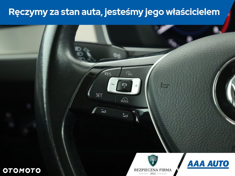 Volkswagen Passat - 16