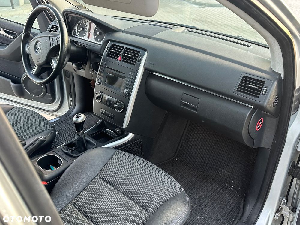 Mercedes-Benz Klasa B 160 BlueEFFICIENCY SPORT EDITION - 28