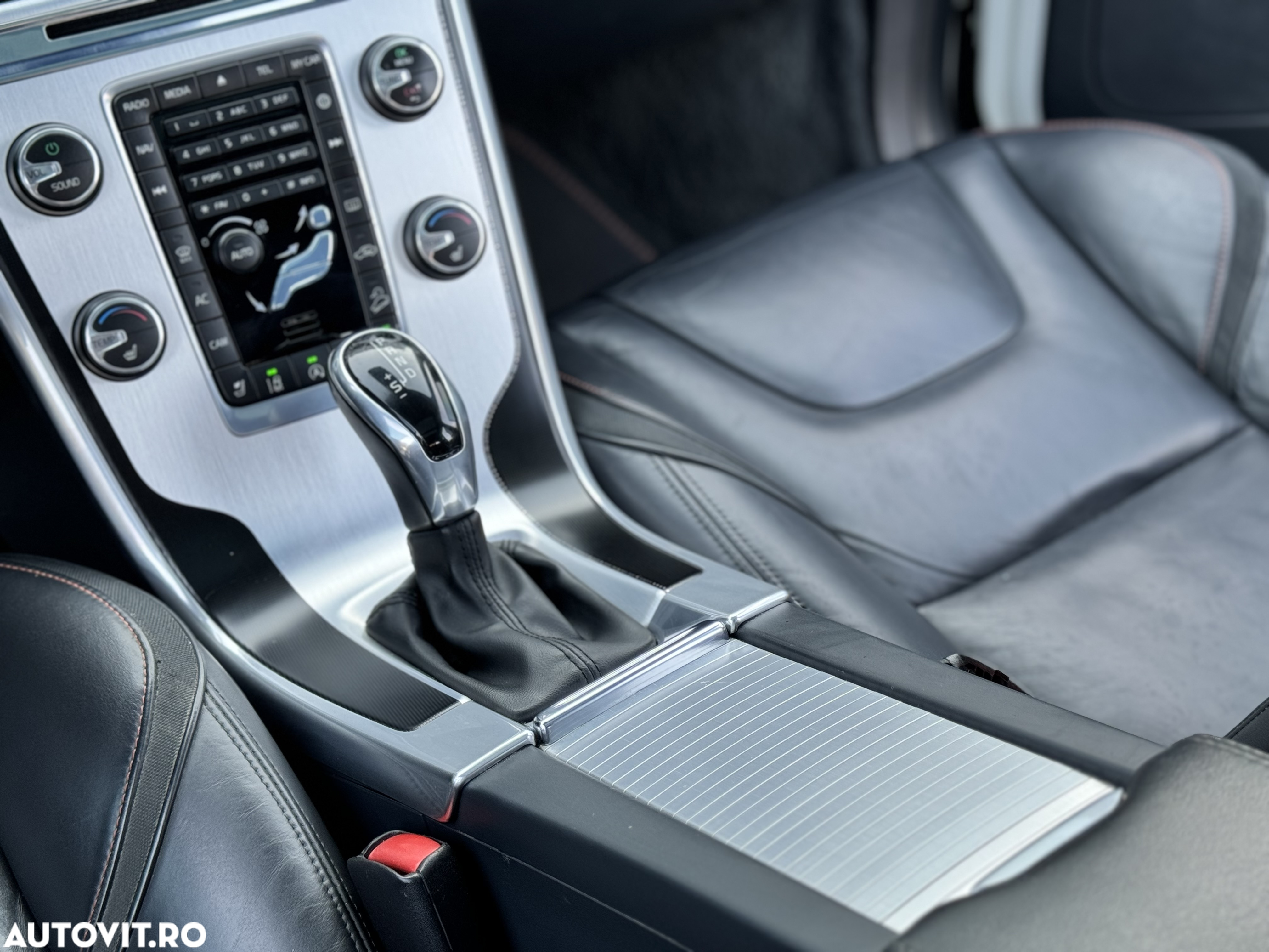 Volvo XC 60 D4 AWD Geartronic Summum - 22