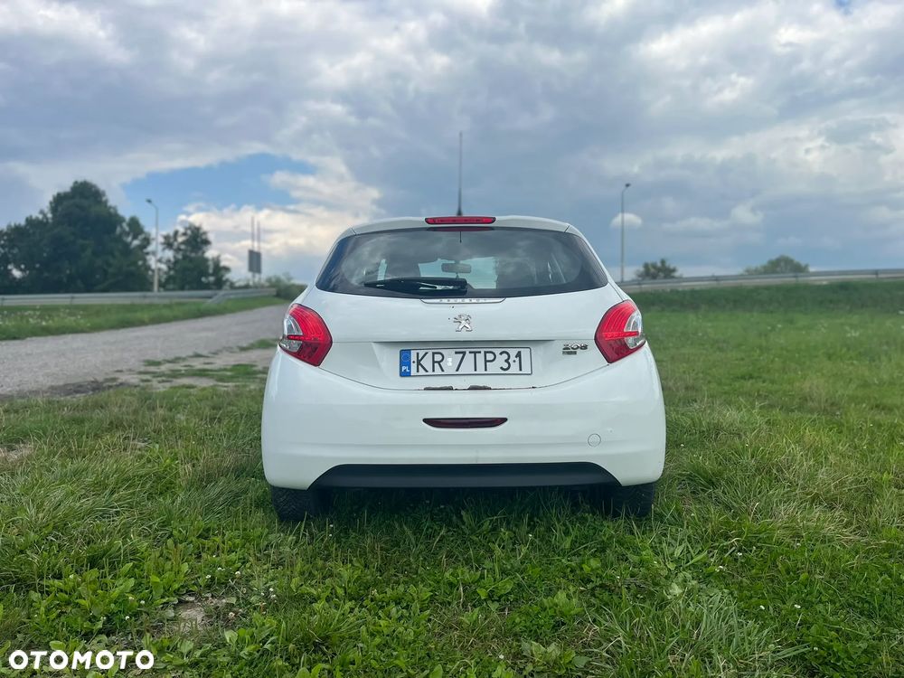 Peugeot 208 - 3