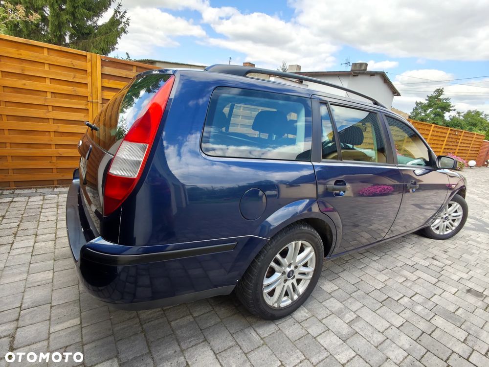 Ford Mondeo 2.0 TDDi Ambiente - 12