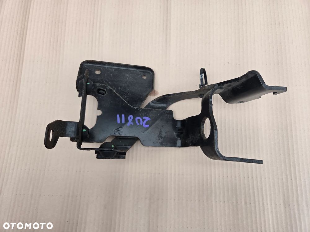 Mocowanie uchwyt pompy hamulcowej Peugeot 208 II    9831013180 - 1