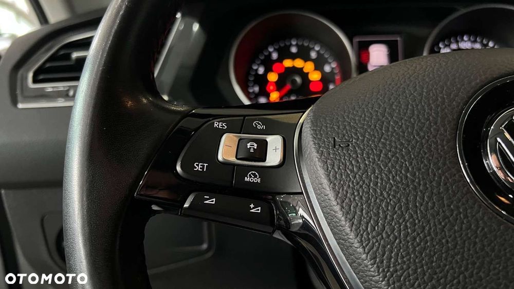 Volkswagen Tiguan - 29