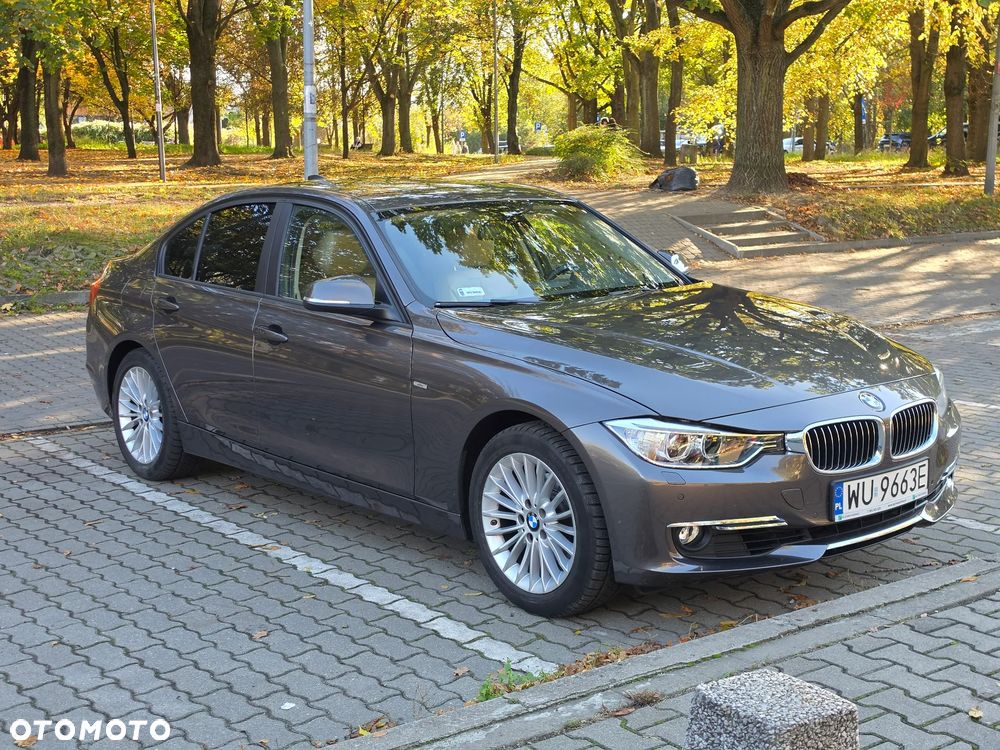 BMW Seria 3 320i Luxury Line - 20