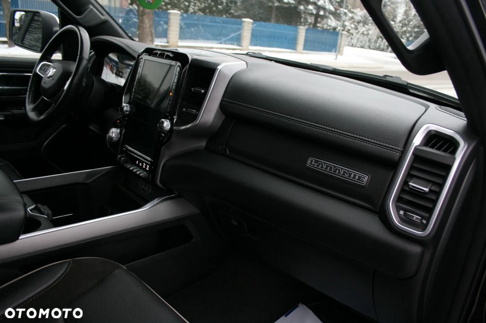 RAM 1500 5.7 Quad Cab Laramie - 12