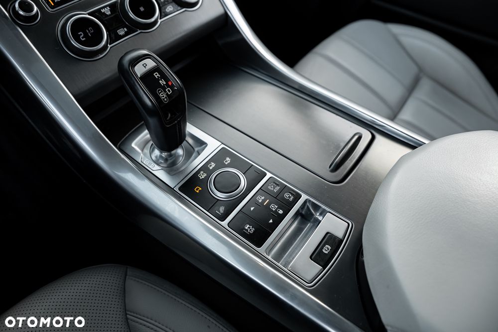 Land Rover Range Rover Sport S 3.0 SD V6 HSE - 32