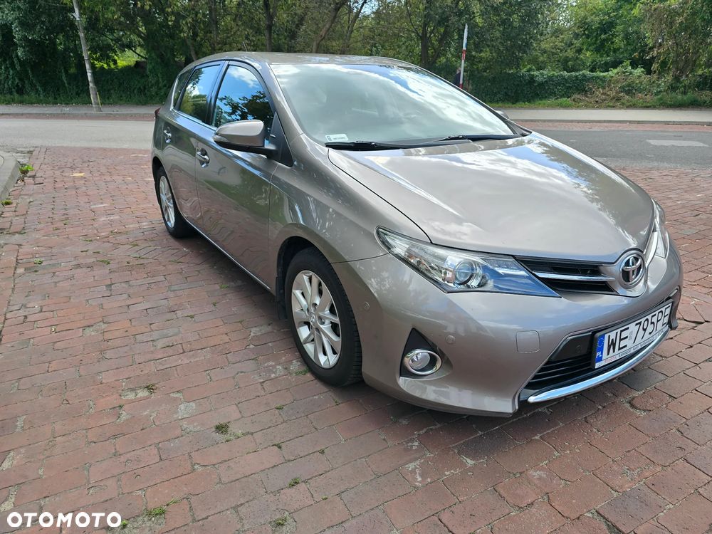 Toyota Auris 1.6 Premium MS - 6