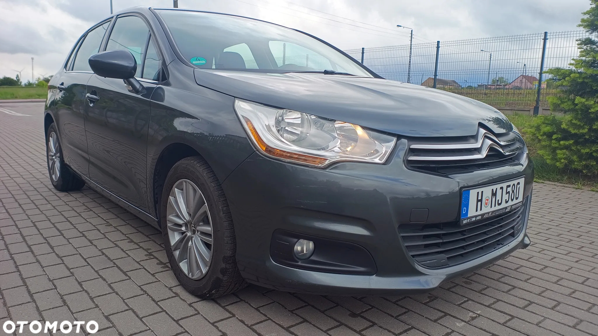 Citroën C4 e-HDi 115 Selection - 13