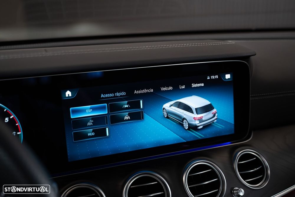 Mercedes-Benz E 300 de 4Matic T 9G-TRONIC - 32