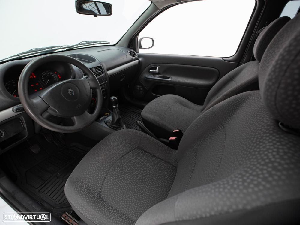 Renault Clio Van - 6