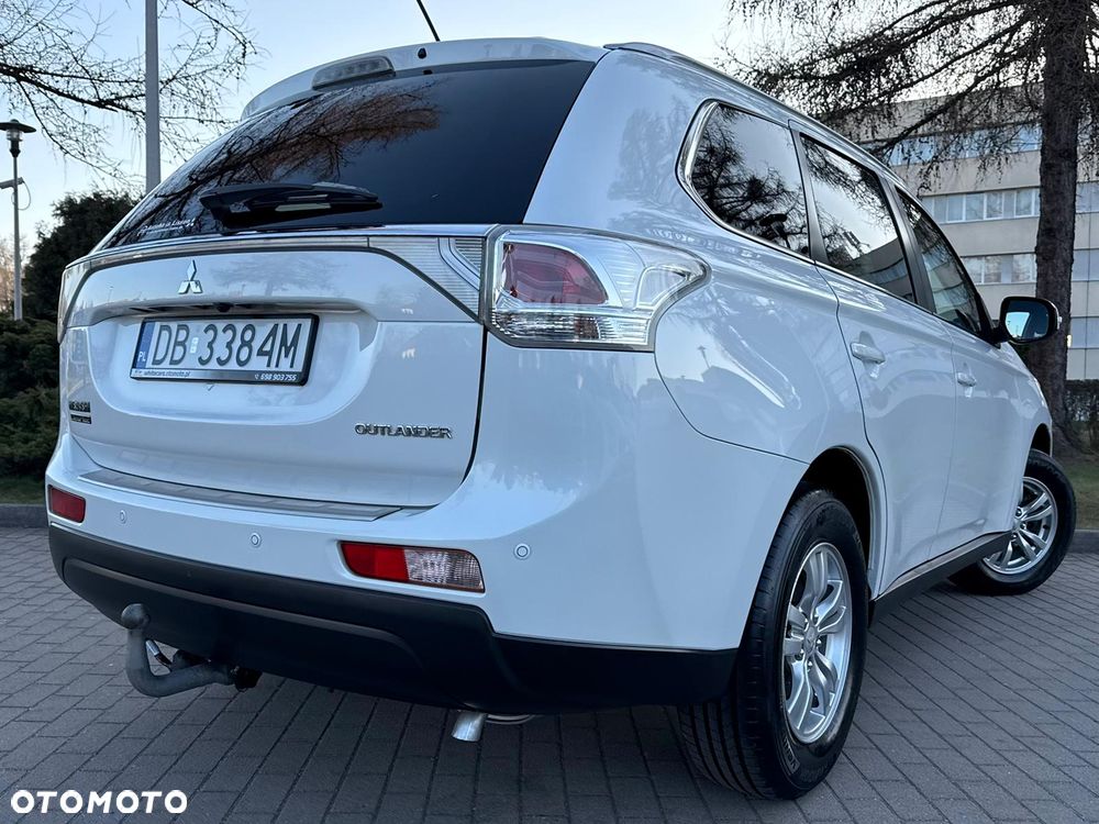 Mitsubishi Outlander 2.0 2WD Invite - 25
