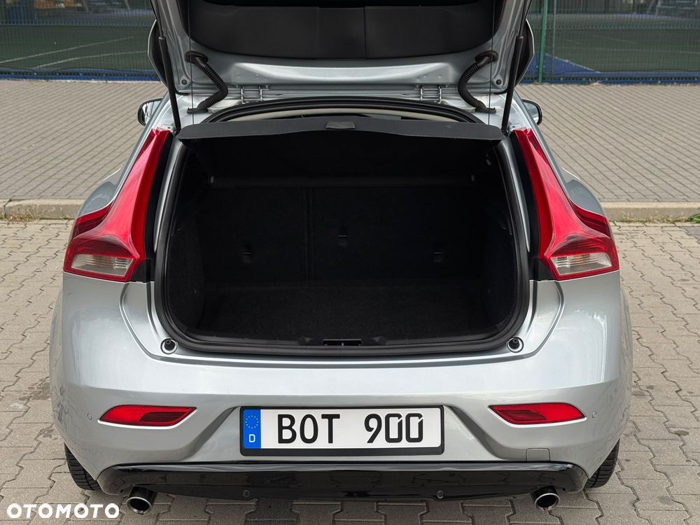 Volvo V40 D3 Summum - 19