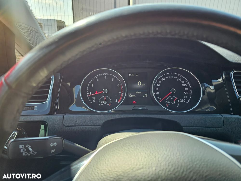 Volkswagen Golf - 20