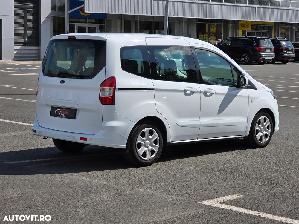 Ford Tourneo Courier 1.5 TDCi Titanium - 16
