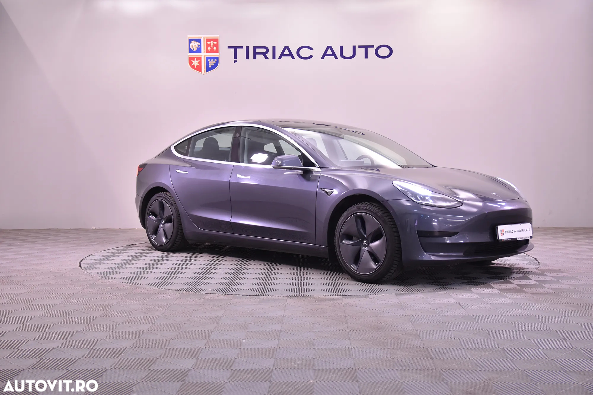 Tesla Model 3 - 7