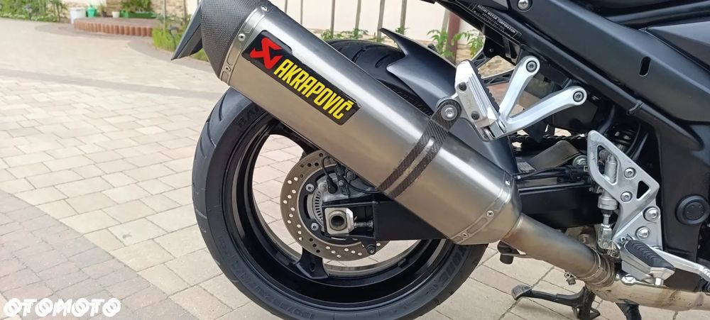 Suzuki GSX - 22