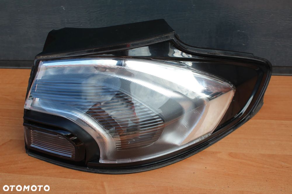 LAMPA PRAWY TYŁ PRAWA TYLNA W BŁOTNIK !!! LED !!! OPEL ZAFIRA C 39033315 - 1