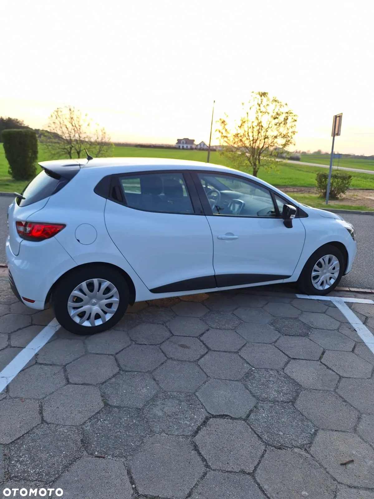 Renault Clio - 8