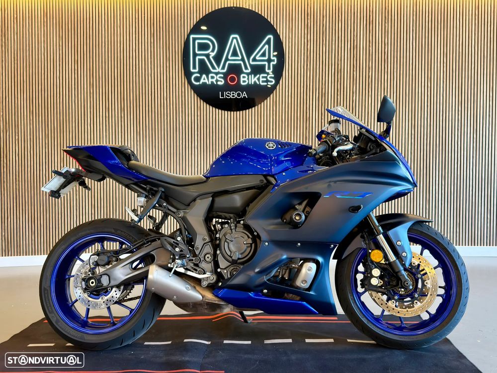 Yamaha YZF R7 - 1