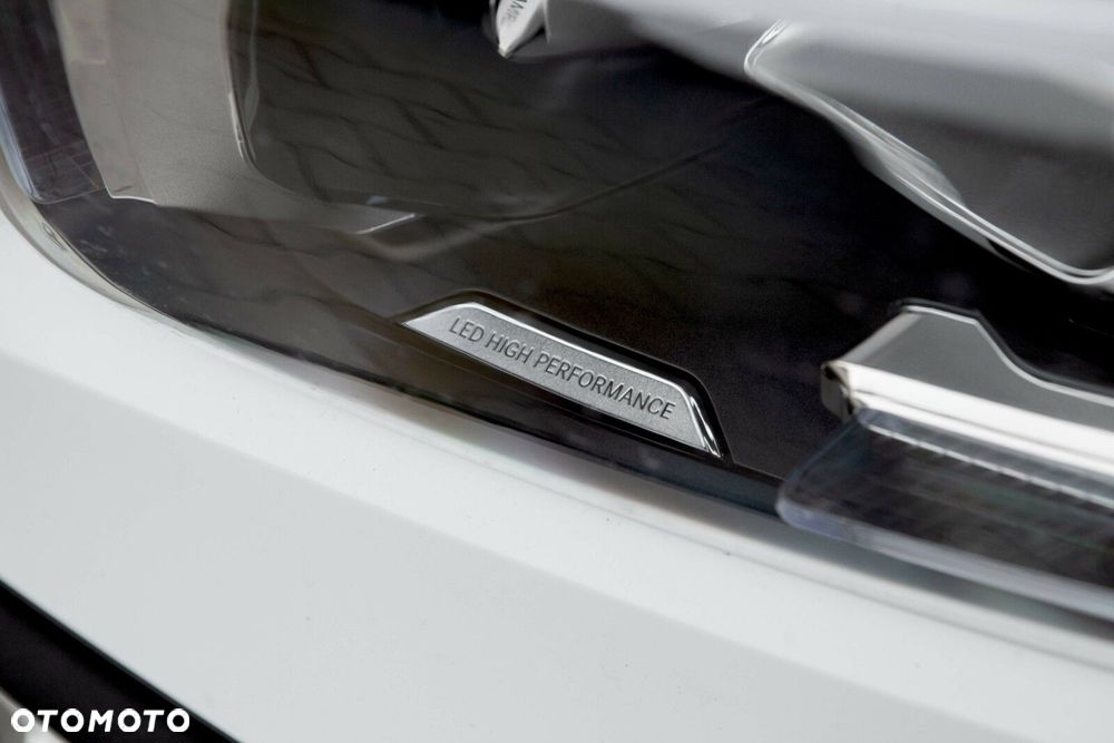 Mercedes-Benz GLB - 11