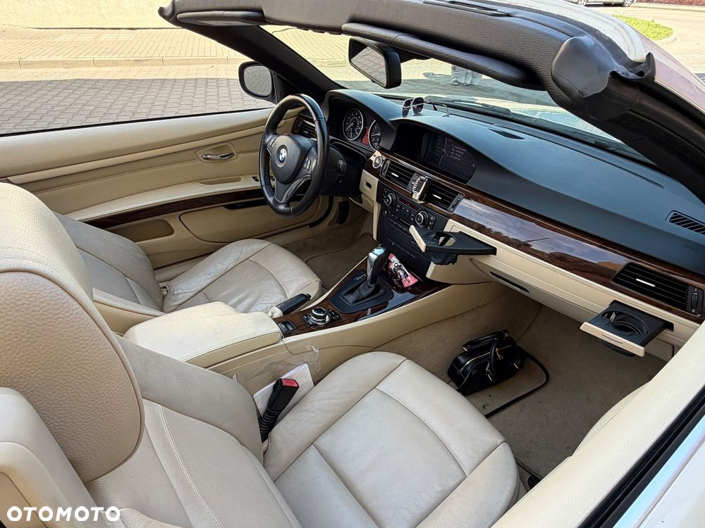 BMW Seria 3 330i - 27
