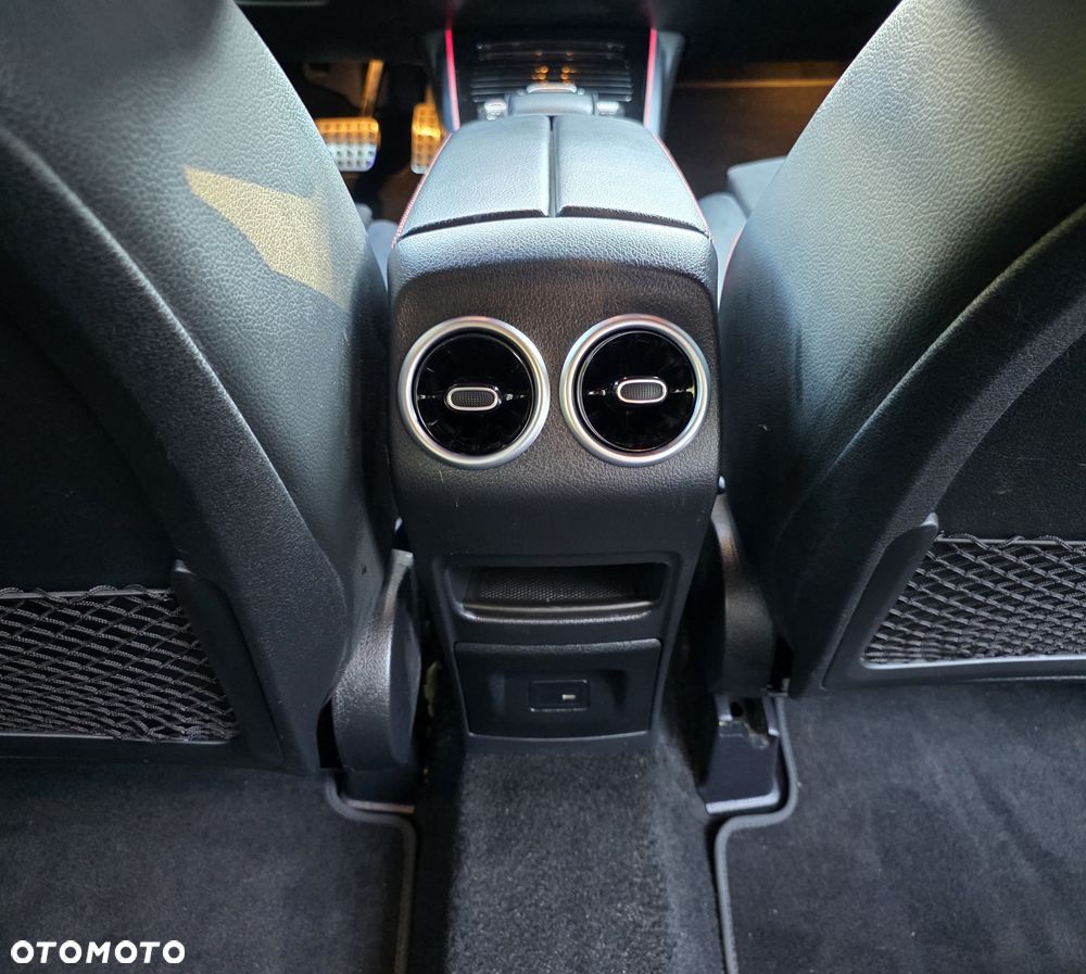 Mercedes-Benz GLB 200 d 8G-DCT AMG Line - 35