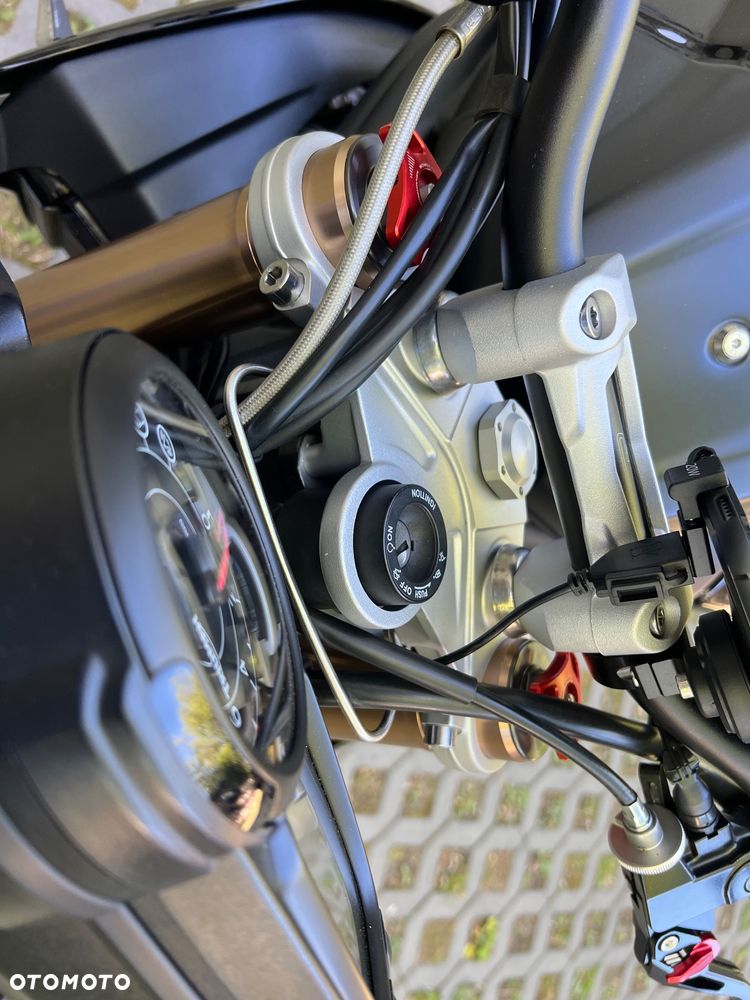 Triumph Speed Triple - 15